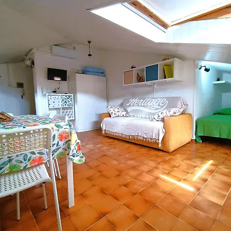 Mansard Alba - Sea 5 Terre-trekking-excursions-relax Apartment
