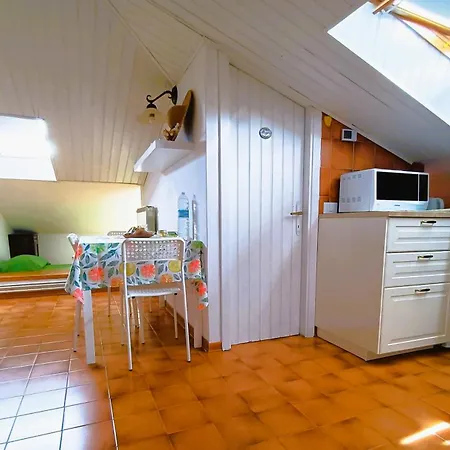 Apartment Mansard Alba - Sea 5 Terre-trekking-excursions-relax San Terenzo