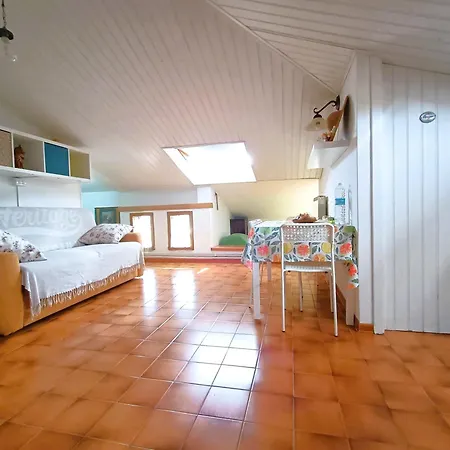 Mansard Alba - Sea 5 Terre-trekking-excursions-relax Apartment