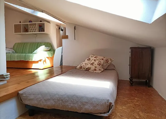 Mansard Alba - Sea 5 Terre-trekking-excursions-relax سان تيرينزو