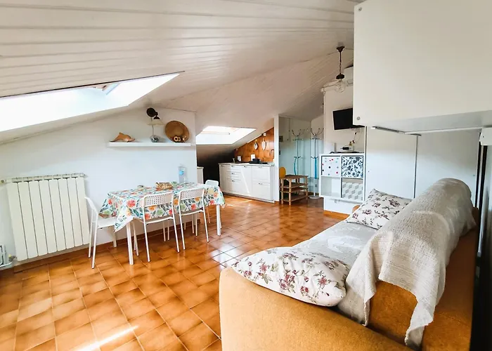 شقة Mansard Alba - Sea 5 Terre-trekking-excursions-relax