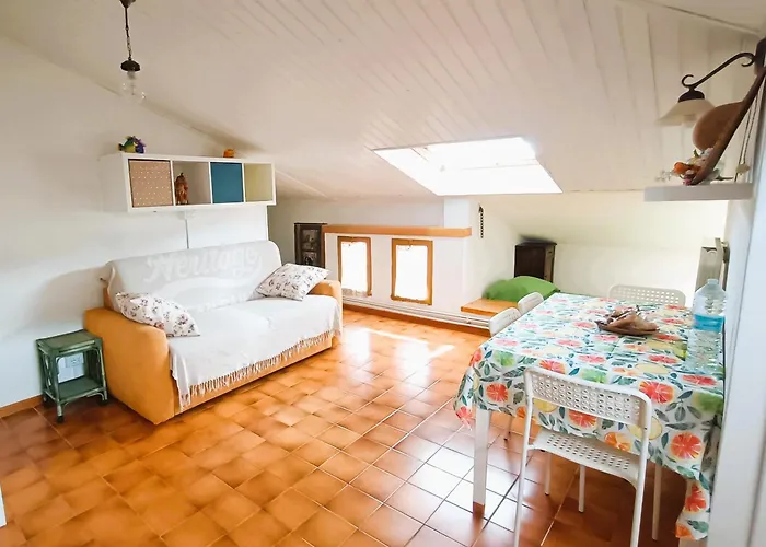 Mansard Alba - Sea 5 Terre-trekking-excursions-relax سان تيرينزو