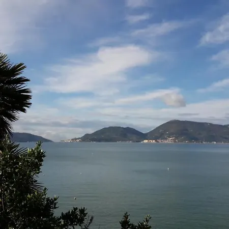 Mansard Alba - Sea 5 Terre-trekking-excursions-relax San Terenzo