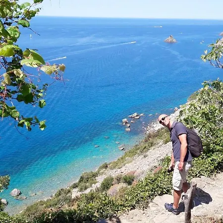 Mansard Alba - Sea 5 Terre-trekking-excursions-relax Apartment *