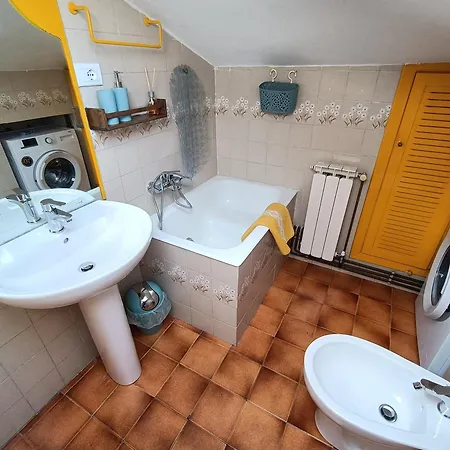 Apartment Mansard Alba - Sea 5 Terre-trekking-excursions-relax San Terenzo
